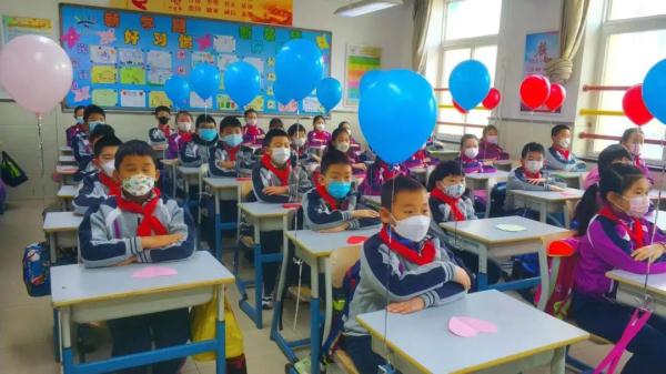 北京市中小学今日开学 ,师生“回归”校园重启美好 北京市中小学今日开学 ,师生“回归”校园重启美好