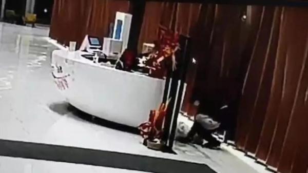 “海归”堂而皇之偷外卖，次数惊人……警方锁定一名女子