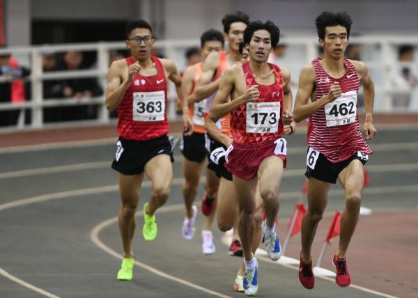 田径——2023年室内田径邀请赛（第1站）：谢冬生男子1500米夺冠