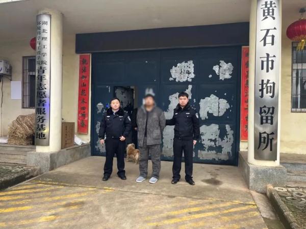 “你付钱，我包过”？刑拘！