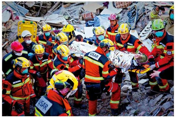 再救一人!香港搜救队:绝不放过任何拯救生命的机会 再救一人!香港搜救队:绝不放过任何拯救生命的机会
