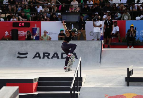 我们正在见证街式滑板水平的飞跃——专访滑板世锦赛中国裁判田军