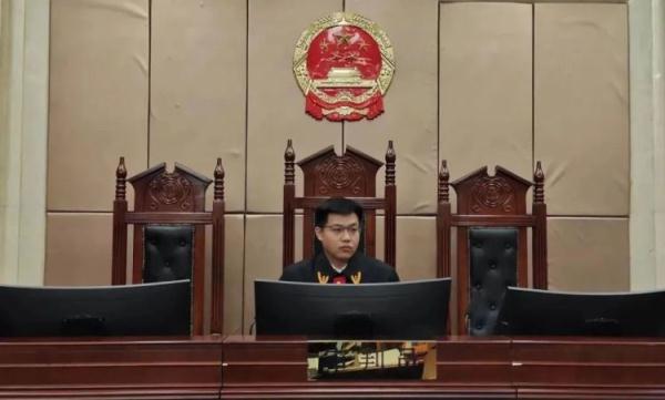 事故发生时车辆所有人与使用人不一致，如何承担赔偿责任？