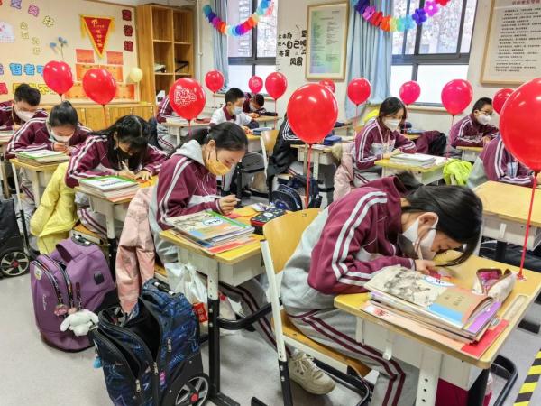 北京市中小学今日开学 ,师生“回归”校园重启美好 北京市中小学今日开学 ,师生“回归”校园重启美好