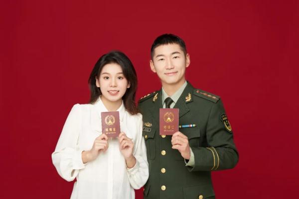 这12对军人结婚照都太好看啦！