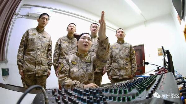 这名女兵,了不起 这名女兵,了不起