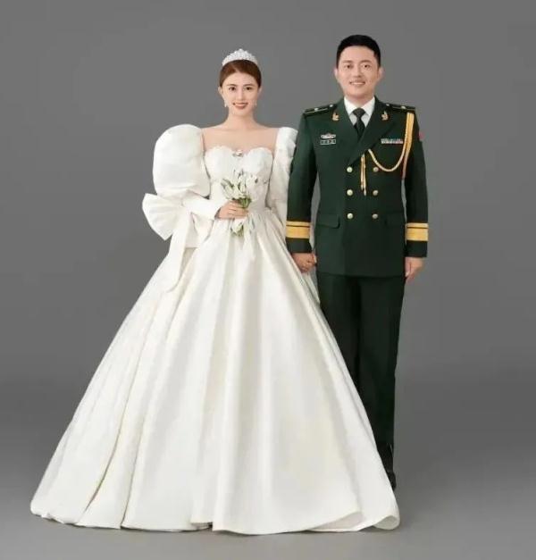 这12对军人结婚照都太好看啦！