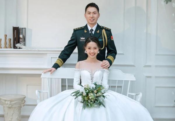 这12对军人结婚照都太好看啦！