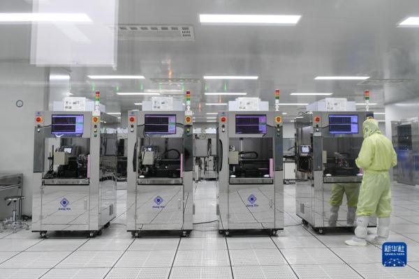 内蒙古包头：延伸产业链 发展稀土深加工