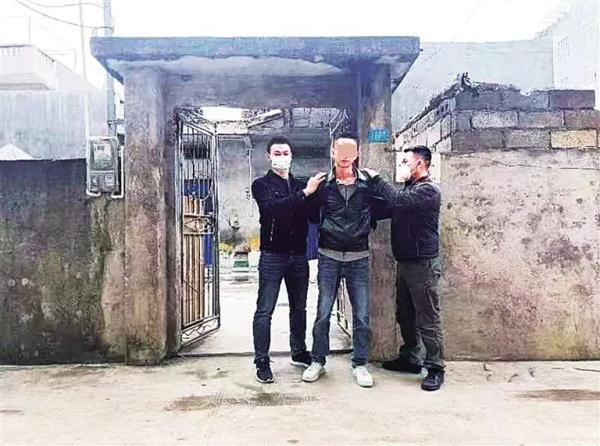 因口角捅死他人后潜逃!一凶案嫌犯18年后现身 因口角捅死他人后潜逃!一凶案嫌犯18年后现身