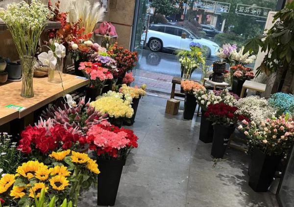 一天涨价3次，价格暴涨3倍，订单却爆满！老板忙到通宵：来晚就没