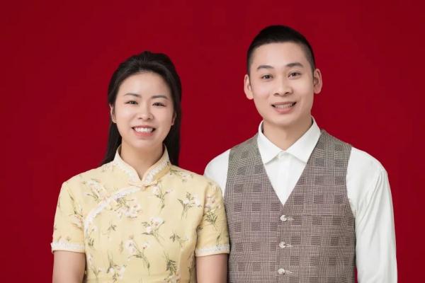 重庆“蝴蝶结”女骑士今天领证了，新郎是山火中的战友