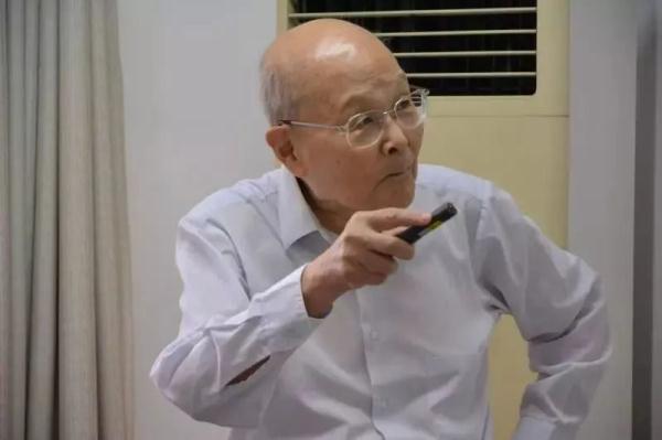 95岁仍开直播授课,在清华教书时间最长的先生走了 95岁仍开直播授课,在清华教书时间最长的先生走了