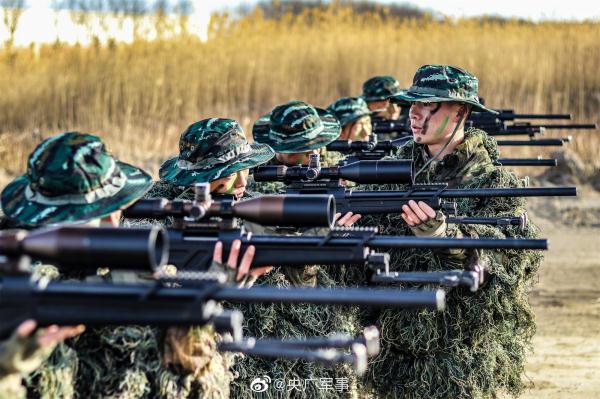 百步穿杨!近距离看武警狙击手训练 百步穿杨!近距离看武警狙击手训练