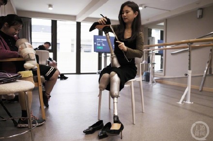 无腿舞者廖智重庆创业，30多名腿部残疾儿童因她重新“站起来”