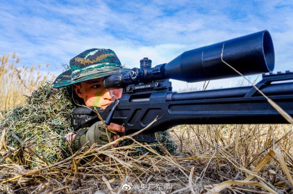 百步穿杨!近距离看武警狙击手训练 百步穿杨!近距离看武警狙击手训练