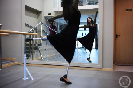 无腿舞者廖智重庆创业，30多名腿部残疾儿童因她重新“站起来”