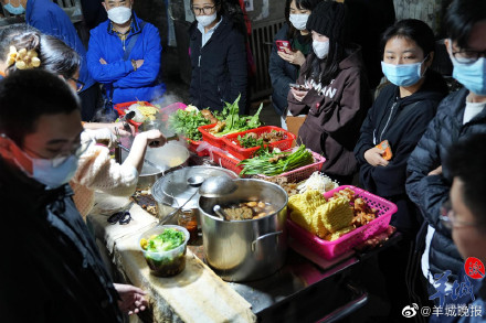 阔别三年，广州荔湾区坑口生菜会热闹回归