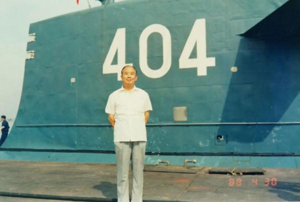 他曾写下遗书,随核潜艇潜入深海 他曾写下遗书,随核潜艇潜入深海