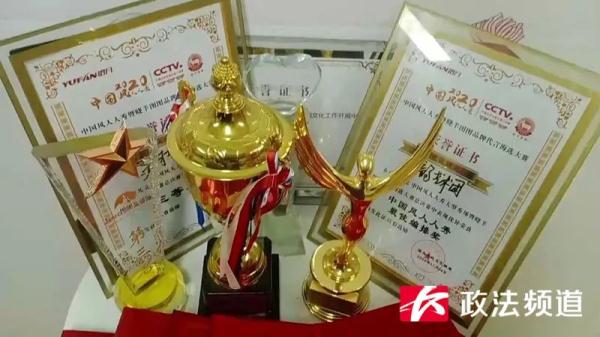 上班是小学保安，下班是模特冠军！这位长沙大姐火了