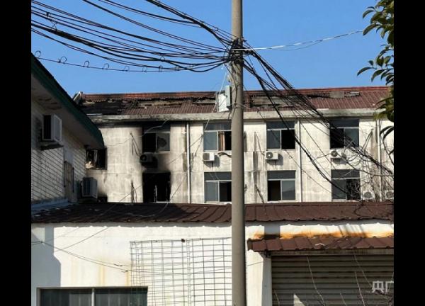 苏州一地发生火灾，已致6死28伤！记者现场直击→