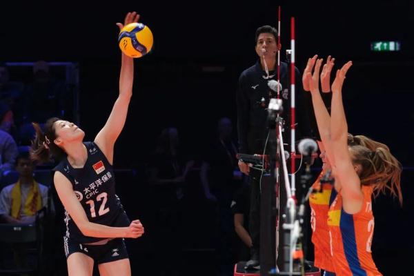 中国女排主教练蔡斌：我们还能继续往前冲