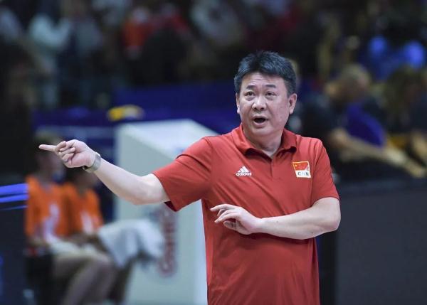 中国女排主教练蔡斌：我们还能继续往前冲