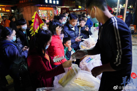 阔别三年，广州荔湾区坑口生菜会热闹回归
