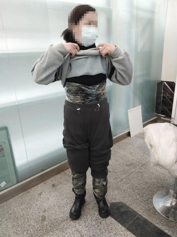 惊了！竟然有人身上绑藏这样东西入境！海关已连续查获多起