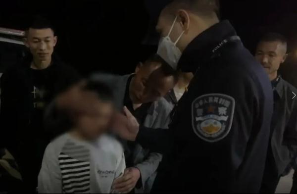 9岁孩子离家出走,热成像无人机、警犬、巡逻车全出动! 9岁孩子离家出走,热成像无人机、警犬、巡逻车全出动!