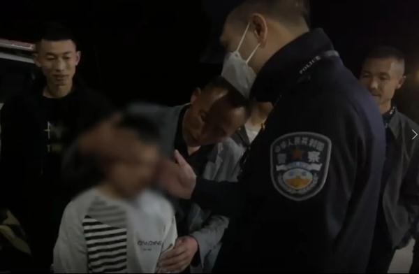 孩子丢了！热成像无人机、警犬、巡逻车全出动