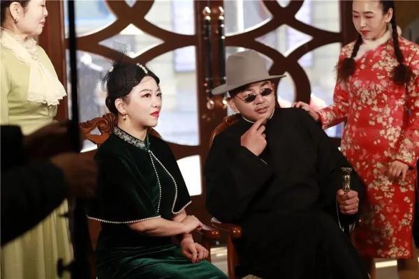 上海《甄嬛传》阿姨们又"杀"去横店了，这次挑战的大热剧是…