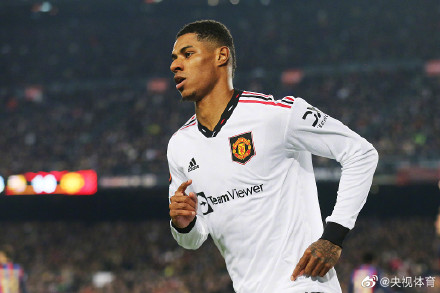 欧联杯：巴萨2-2战平曼联！