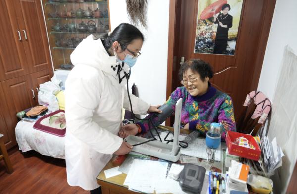 实地探访上海老旧小区里的“留守老人”