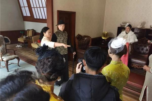 上海《甄嬛传》阿姨们又"杀"去横店了，这次挑战的大热剧是…