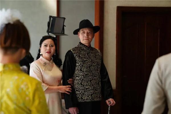 上海《甄嬛传》阿姨们又"杀"去横店了，这次挑战的大热剧是…