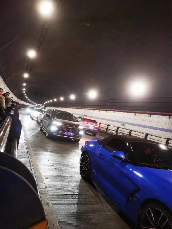 “半个杭州的人都来了吧!”今天的杭州,再次刷屏朋友圈! “半个杭州的人都来了吧!”今天的杭州,再次刷屏朋友圈!