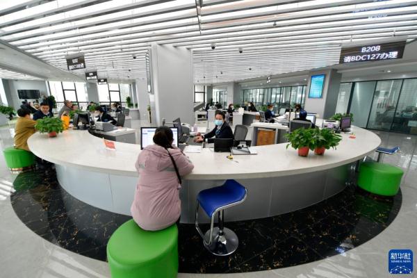 甘肃武威：政务服务高效能 惠企利民获好评