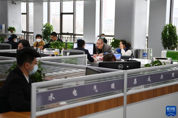 甘肃武威：政务服务高效能 惠企利民获好评