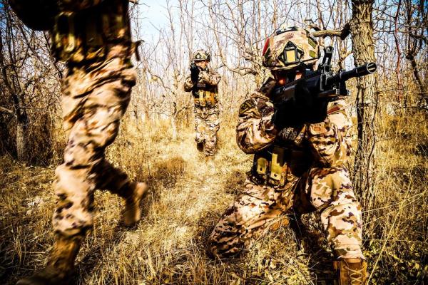 直击武警特战队员实战化反恐演练现场