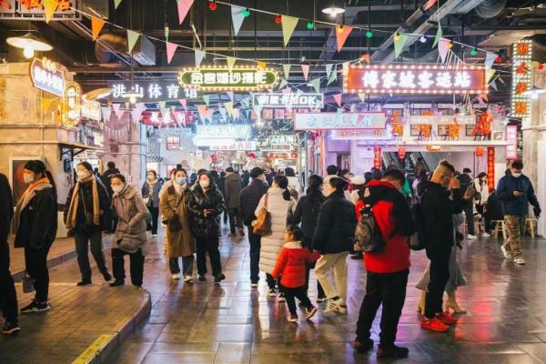 场景新、人气旺、体验足——走进商圈感受武汉开年消费“暖意”