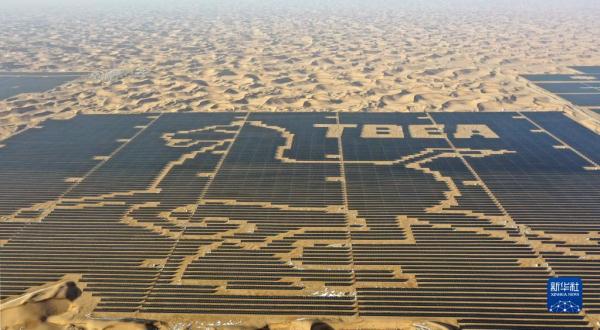 沙漠“蓝海” 沙漠“蓝海”