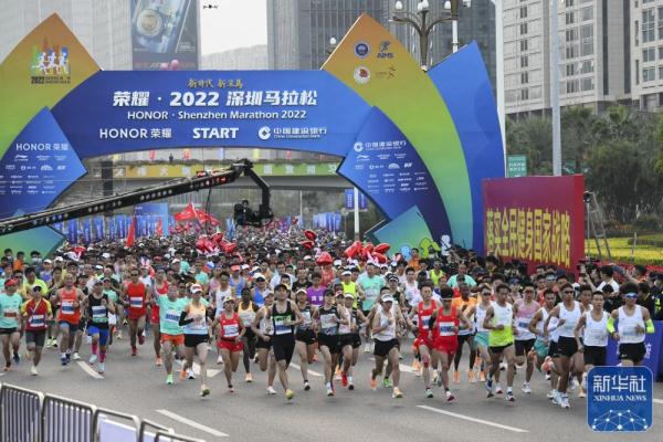 马拉松|中国选手何杰夺得深圳马拉松男子冠军 马拉松|中国选手何杰夺得深圳马拉松男子冠军