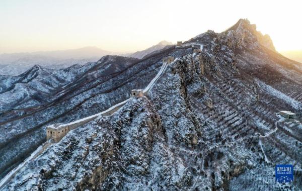 美丽中国丨当雄伟长城遇上皑皑白雪——长城展开水墨画卷