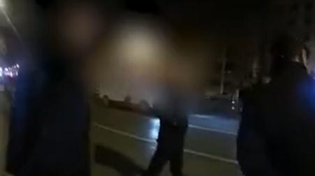 男子开车等红灯时睡着，交警一查不简单！