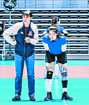 中国女排名宿赖亚文就任排球中心主任