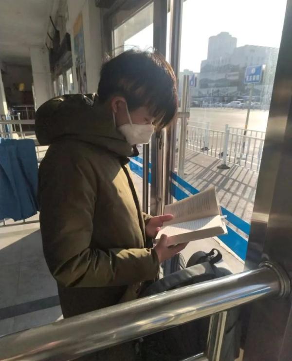 是不是浪费时间？坐公交从上海→北京的大学生又......