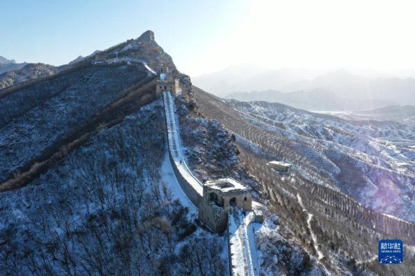美丽中国丨当雄伟长城遇上皑皑白雪——长城展开水墨画卷