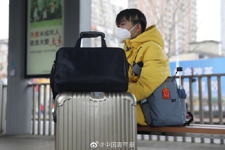 大学生坐公交从合肥到上海返校