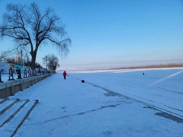 春天来了,天气回暖?这都是假象!厚衣服先别急着脱! 春天来了,天气回暖?这都是假象!厚衣服先别急着脱!